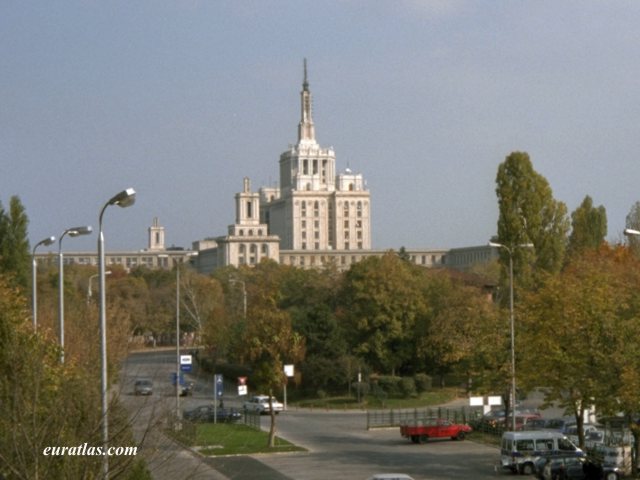 bucharest_soviet_architecture.jpg